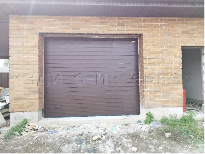 Секционные ворота Prestige, покрытие S-гофр, цвет RAL 8017