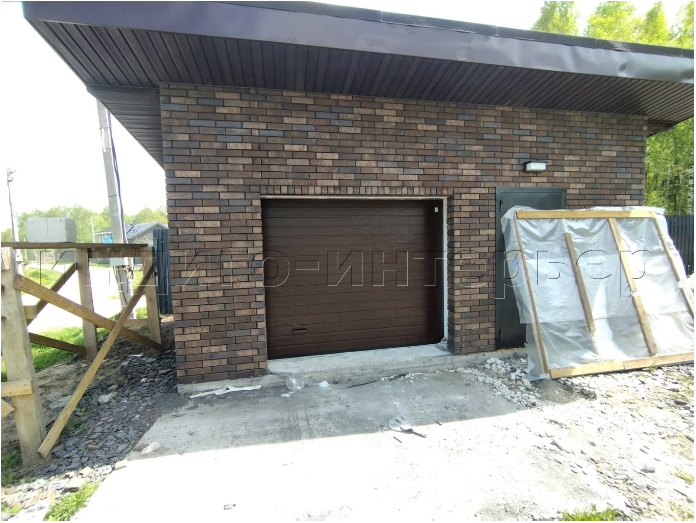 Секционные ворота серии Trend, покрытие S-гофр, цвет RAL 8017